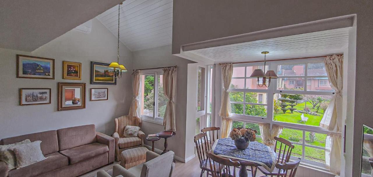 Duplex Floresta Negra - Sua Base Perfeita Em Gramado! Otima Localizacao Lagonegro 500M - 02 Quartos E 02 Banheiros Para Familia Em Condominio Fechad0, Cozinha Completa Com Garagem E Portaria 24H Dış mekan fotoğraf
