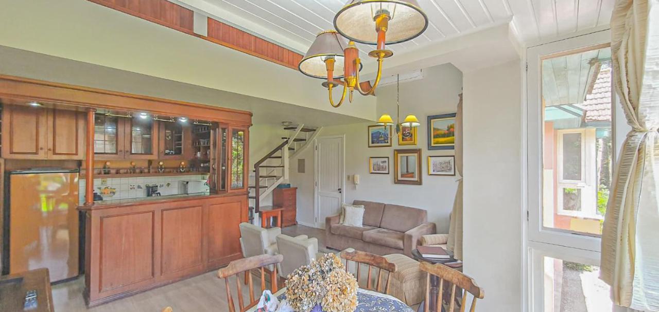 Duplex Floresta Negra - Sua Base Perfeita Em Gramado! Otima Localizacao Lagonegro 500M - 02 Quartos E 02 Banheiros Para Familia Em Condominio Fechad0, Cozinha Completa Com Garagem E Portaria 24H Dış mekan fotoğraf