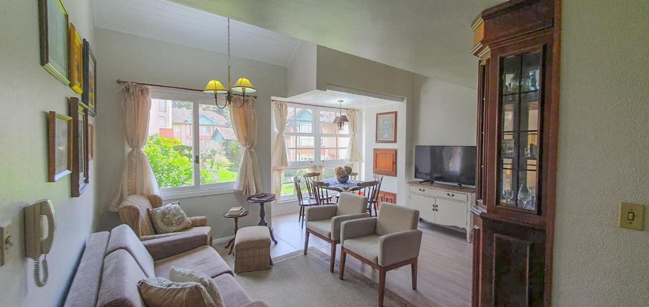 Duplex Floresta Negra - Sua Base Perfeita Em Gramado! Otima Localizacao Lagonegro 500M - 02 Quartos E 02 Banheiros Para Familia Em Condominio Fechad0, Cozinha Completa Com Garagem E Portaria 24H Dış mekan fotoğraf